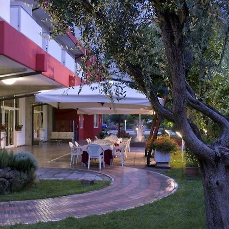 Hotel Lo Zodiaco أبانو تيرمي المظهر الخارجي الصورة